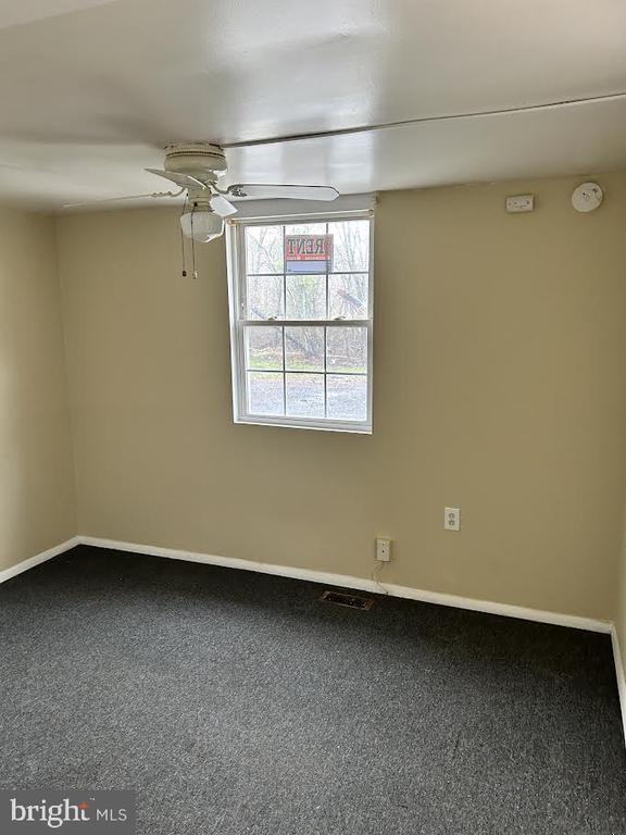 Building Photo - 360 Lakehurst Rd