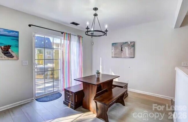 Foto del edificio - 2514 Caprock Ct