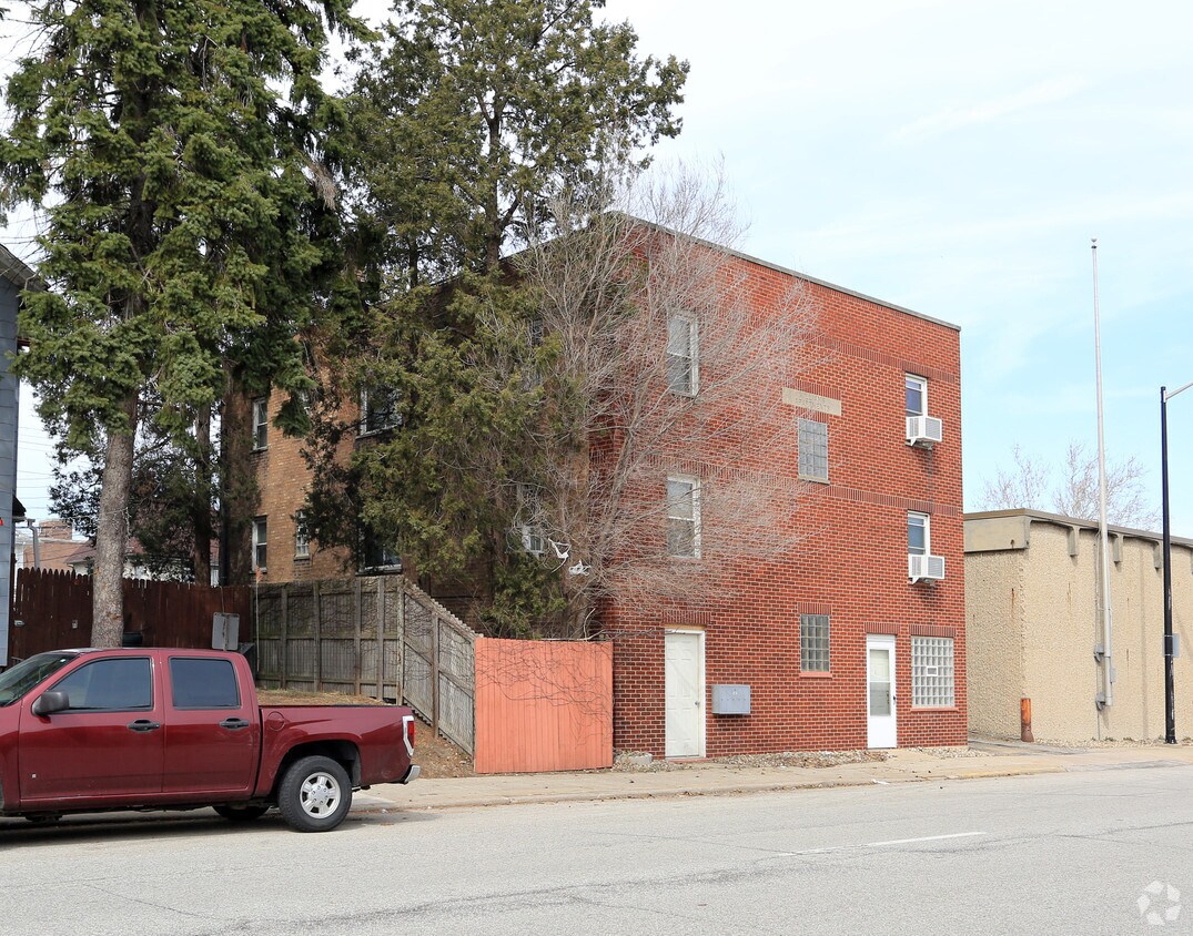 Building Photo - 219 S William St