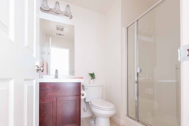 Foto del edificio - 4 Bedroom & 2 Bathroom