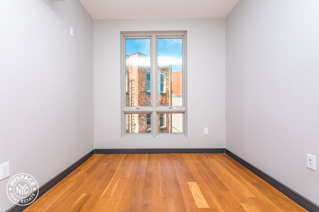 Building Photo - 1157 Myrtle Ave