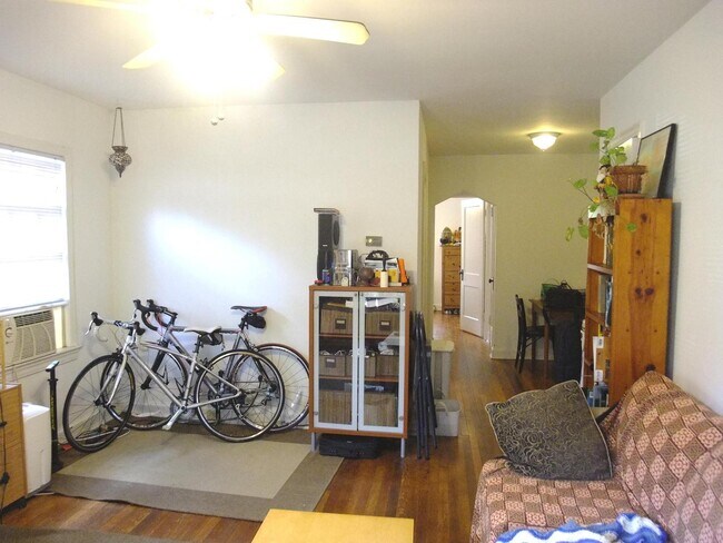 Foto del edificio - 8404 Greenwood Ave