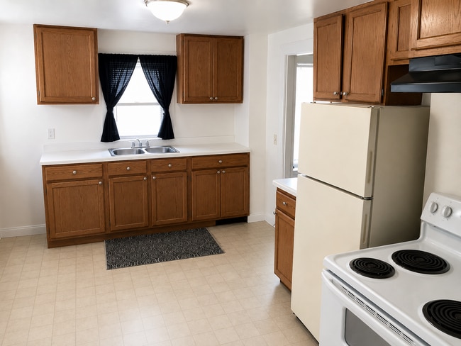 Building Photo - 14-16 Hamlin Street