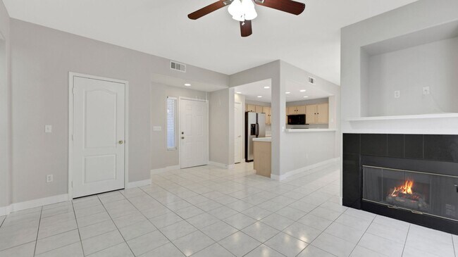 Foto del edificio - Gorgeous 3 bedroom Condo in Green Valley