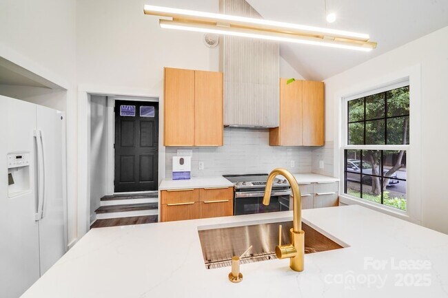 Foto del edificio - 465 W Worthington Ave