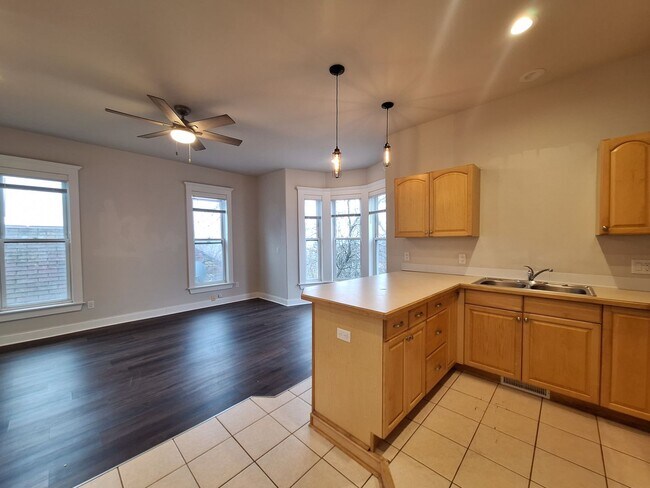 Foto del edificio - 1 Bedroom Available January!