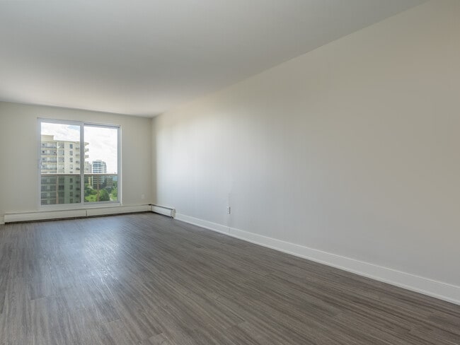 Building Photo - Centennial Park Place Apartments