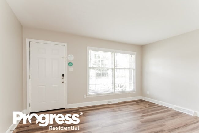 Building Photo - 4750 Tanglebriar Dr