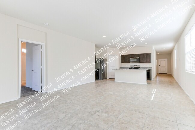 Building Photo - 1243 E Eric Pl