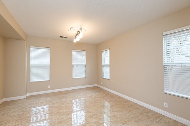 Building Photo - ***STUNNING SAN MARCOS TOWN HOME***DUAL EN...
