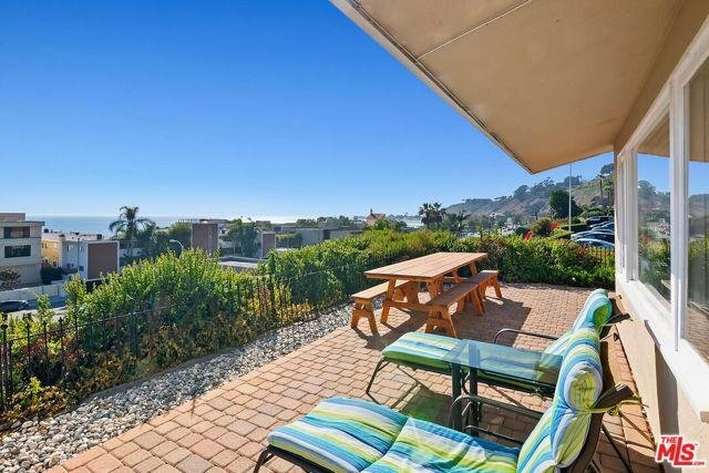 Foto del edificio - 22609 Pacific Coast Highway, Malibu, CA 90...