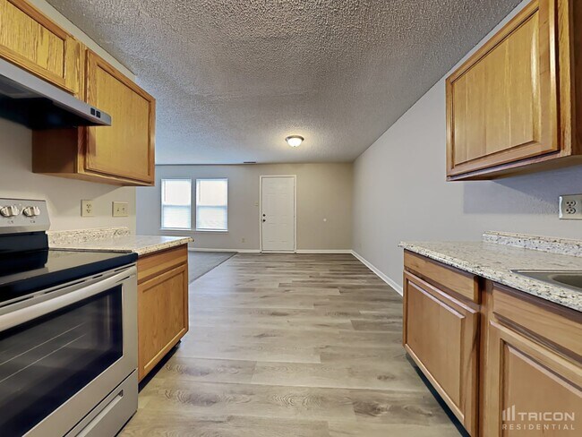 Building Photo - 10923 Sweetsen Rd