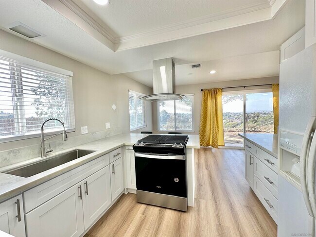 Building Photo - 6543 Bougainville Rd