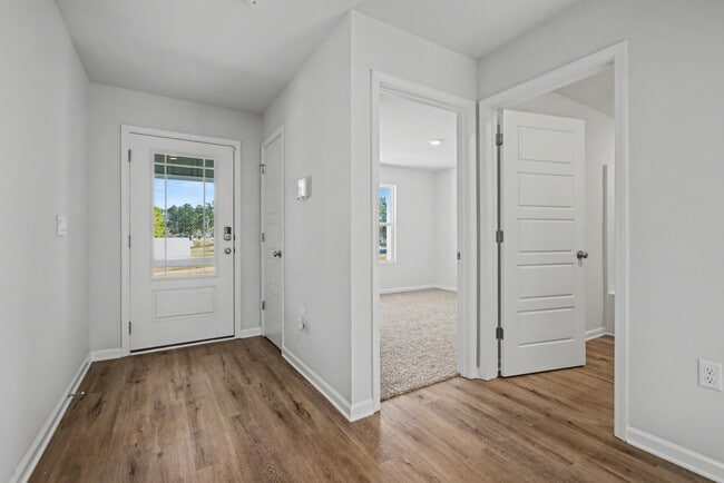 Building Photo - 4000 Cottage Farm Rd