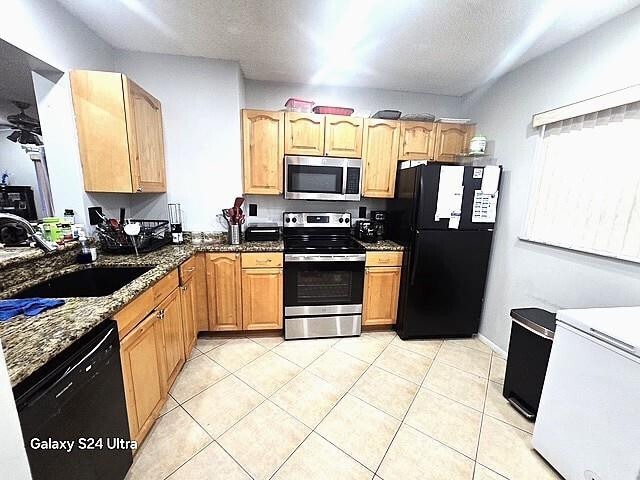 Building Photo - 12185 Royal Palm Blvd