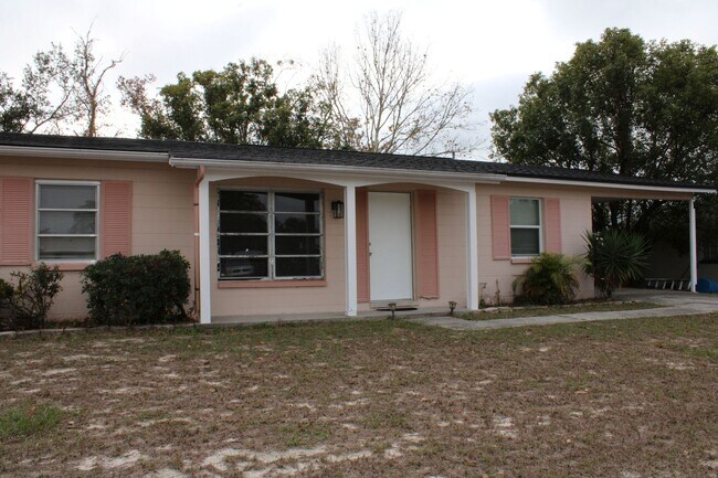 Foto del edificio - A charming 2-bedroom, 2-bathroom home located in the vibrant community of Spring Hill