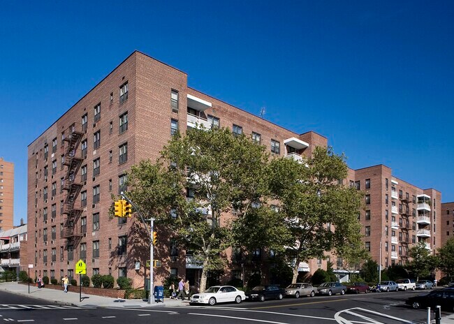 Building Photo - 97 Queens Blvd