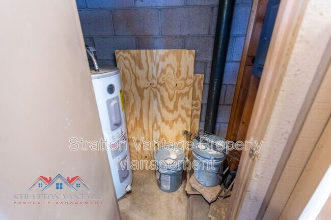 Foto del edificio - 427 W Pontiac Dr