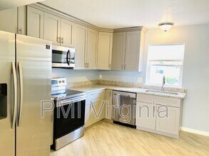 Building Photo - 710 White Hall Ln