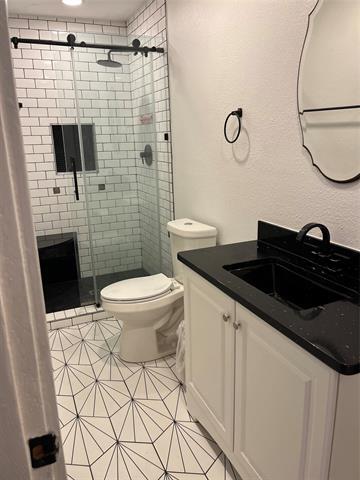 Foto del edificio - 903 W 8th St