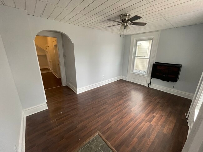 Living Room - 127 N Arlington Ave