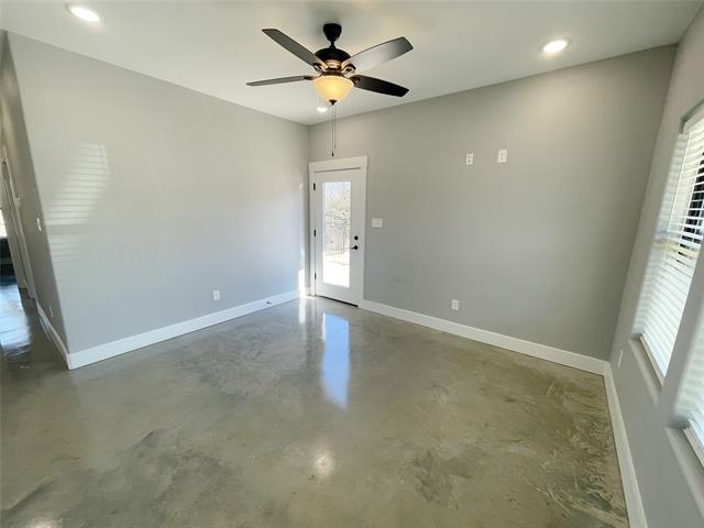 Foto del edificio - 1215 Oak Dr