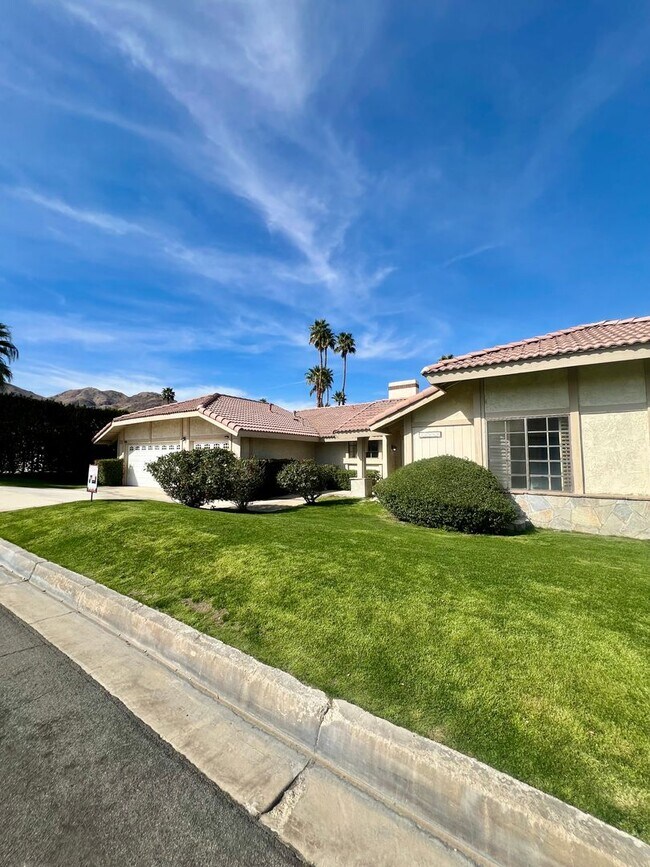 Foto del edificio - AVAILABLE NOW! 3 Bedroom 2.5 Bathroom Home...