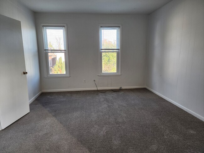 Building Photo - 1434 S 14th St