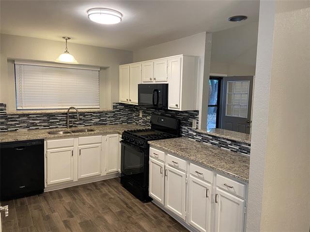 Building Photo - 5217 Colonial Dr