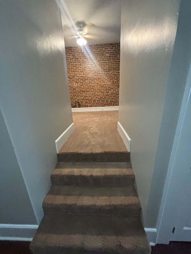 Foto del edificio - 130 N Ashley St