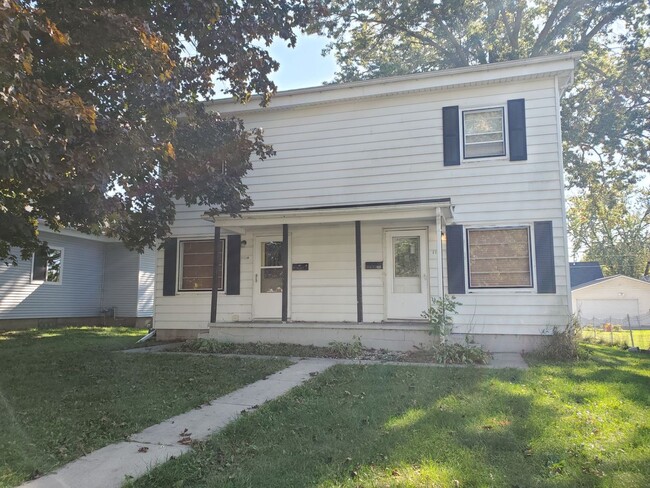 Building Photo - 1112-1114 BYRON AVE DUPLEX
