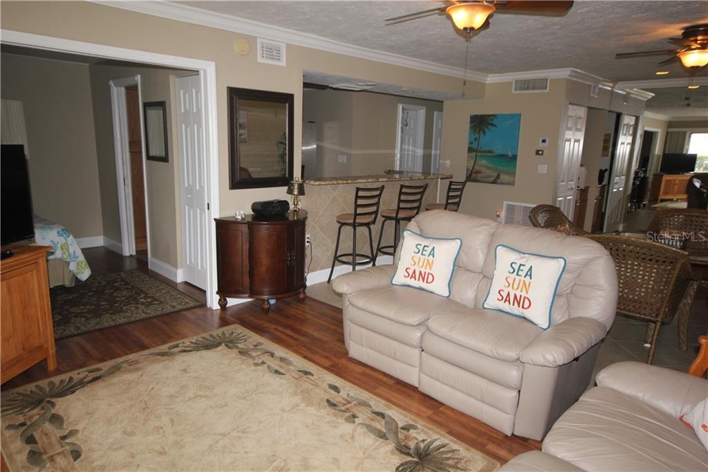 Primary Photo - 1136 W Peppertree Ln
