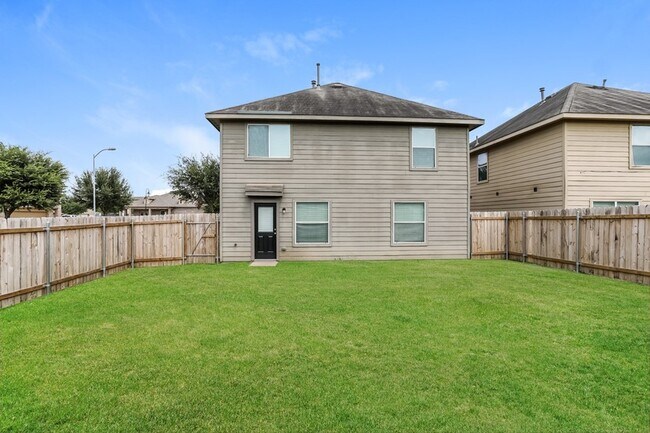 Building Photo - 5843 Kyle Cove Dr