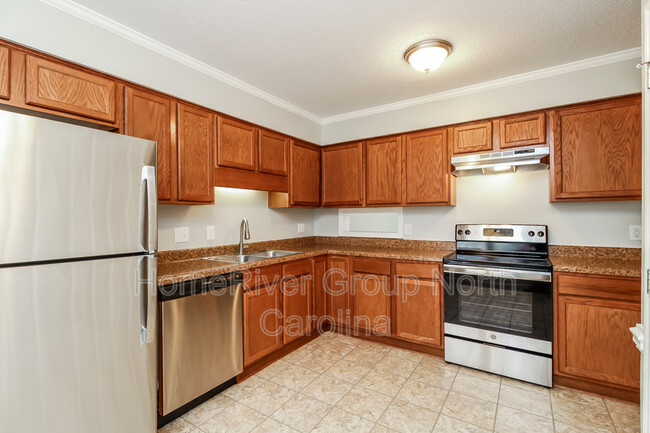 Building Photo - 4627 Lawndale Dr