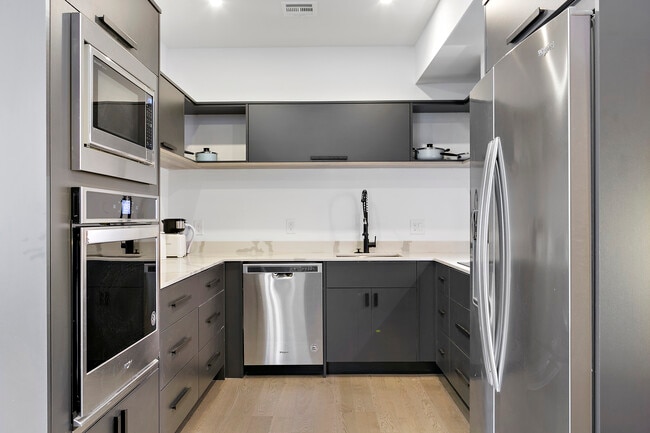 Building Photo - 441 N 35th St