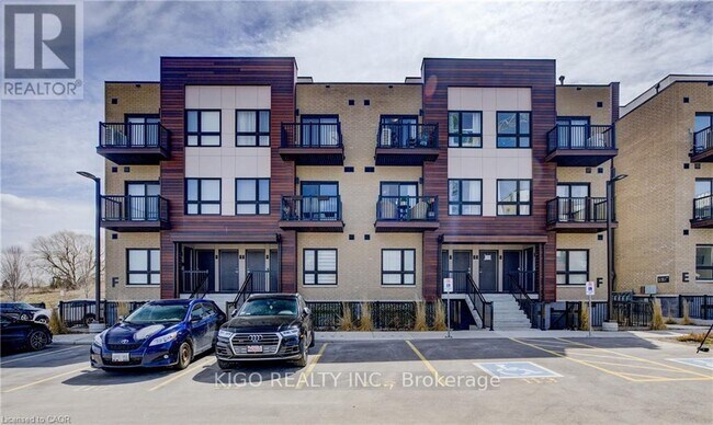 Building Photo - 20 Palace St