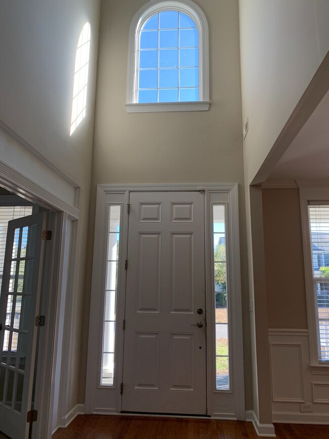 Building Photo - Single Family Home in Gated Community in D...