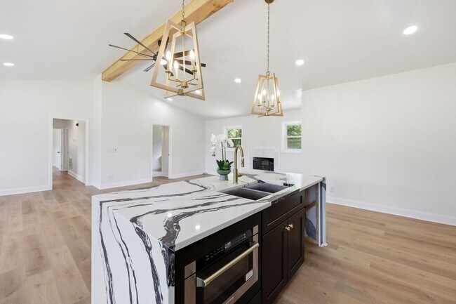 Foto del edificio - 2909 Belmont Cir