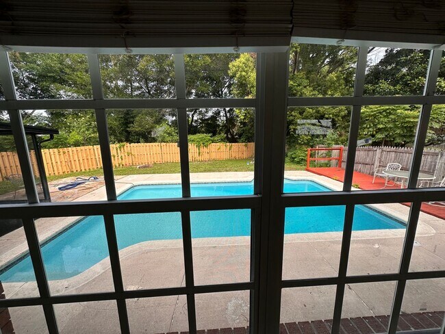 Foto del edificio - 4br 2ba home with pool in Arlington