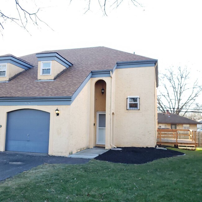 Building Photo - 3037 Clairpoint Way
