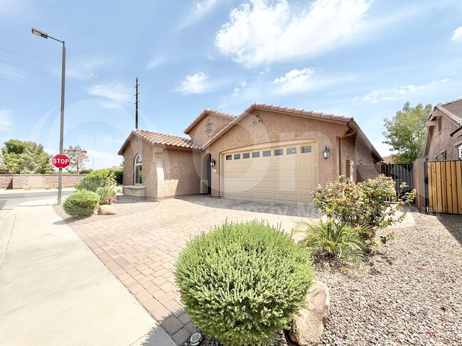 Building Photo - 293 E Glacier Dr
