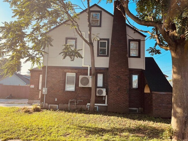 Foto del edificio - 21 James L L Burrell Ave