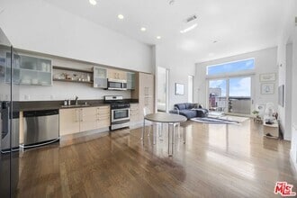 Building Photo - 1234 Wilshire Blvd