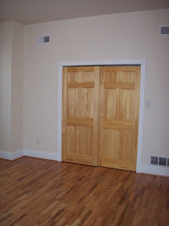 Building Photo - 732 Tasker St