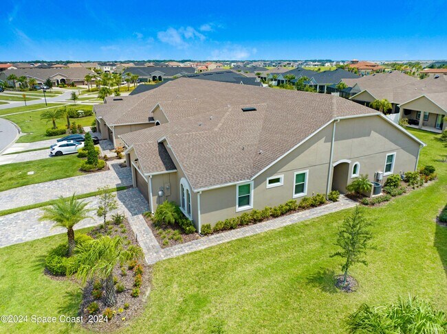 Building Photo - 8483 Loren Cove Dr