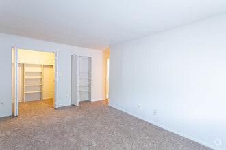 2BR, 2BA - 1100 SF - St. Charles at Olde Court Apartments