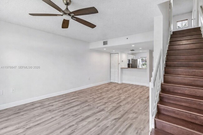 Building Photo - 126 Riviera Cir