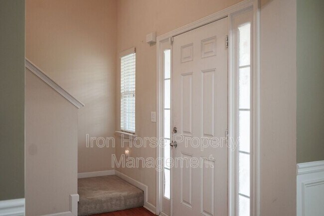 Building Photo - 1294 Charleston Ave