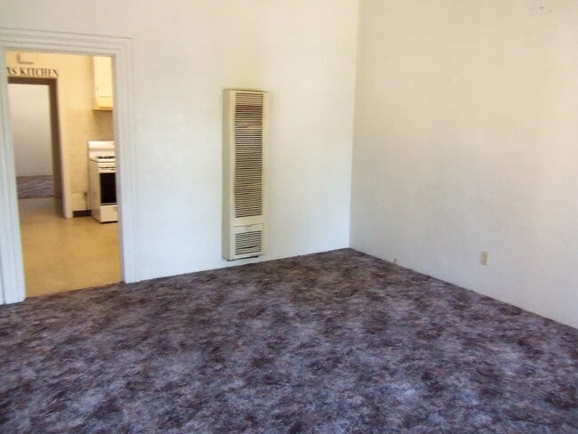 Building Photo - W23rd 445