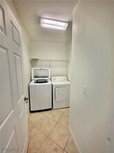 Building Photo - 10101 Tin Maple Dr